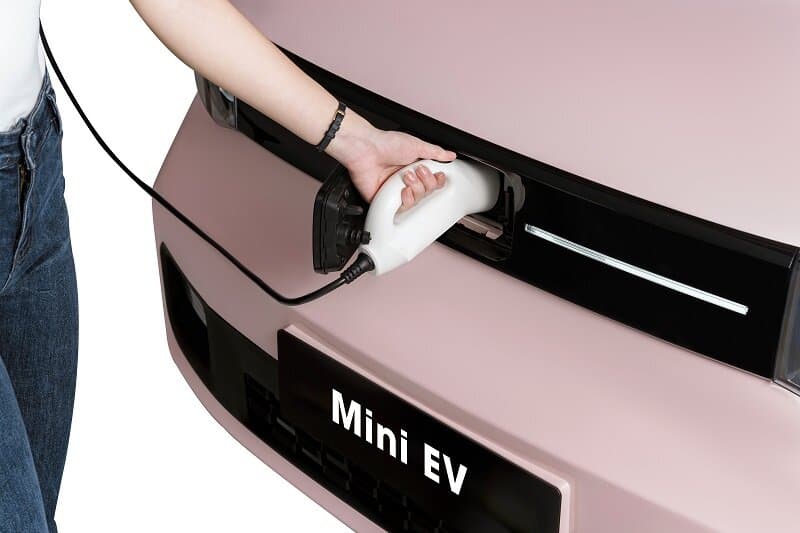 HƯỚNG DẪN CÁCH SẠC XE ĐIỆN KHI TRỜI MƯA – AN TOÀN, HIỆU QUẢ VÀ ĐÚNG CÁCH